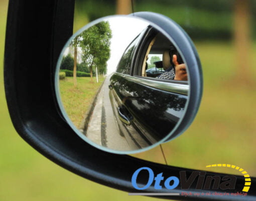 Gương cầu dán gương ô tô giúp hỗ trợ gương chính quan sát các góc dễ dàng