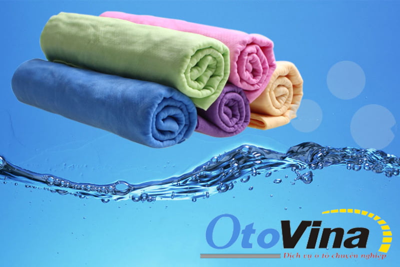 Sản phẩm khăn lau xe ô tô da bò nhân tạo cao cấp của OtoVina.net siêu mịn