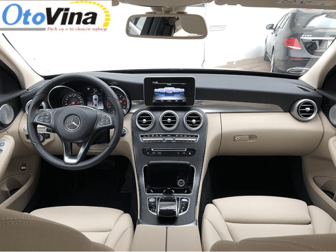 MercedesBenz CClass C200 AMG Line 2018 UK first drive  Autocar