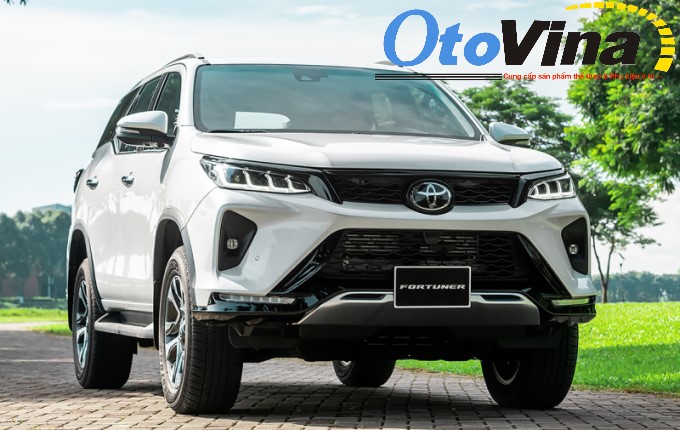 Cho thuê xe du lịch 7 chỗ Fortuner Toyota tại Hà Nội giá rẻ