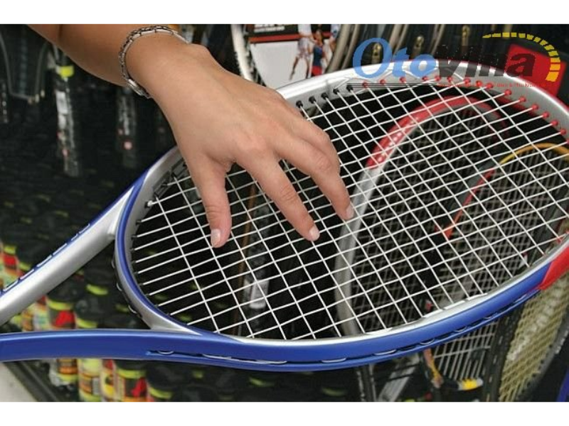 Chú ý đến độ chắc chắn của khung vợt tennis cũ