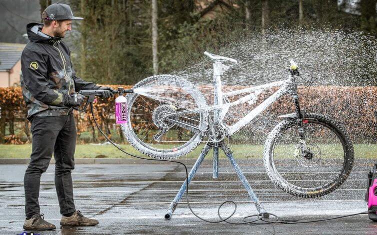 Hướng dẫn cách rửa xe đạp đúng cách