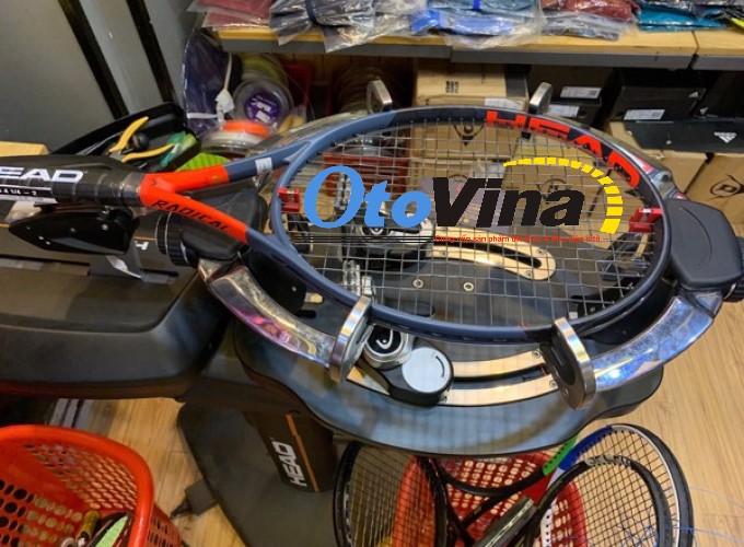 Giá căng vợt tennis là bao nhiêu?
